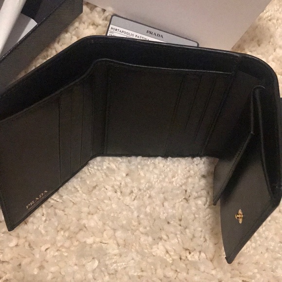 Prada Wallet Brand New - Picture 6 of 7